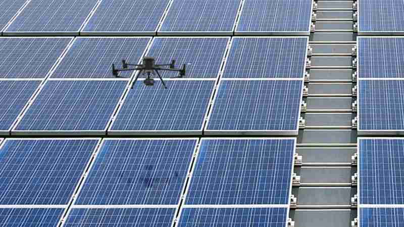 牛牛游戏以无人机搭配IR Sensor热显像技术进行全方面模块健检，，，有效降低人力成本并提升发电量